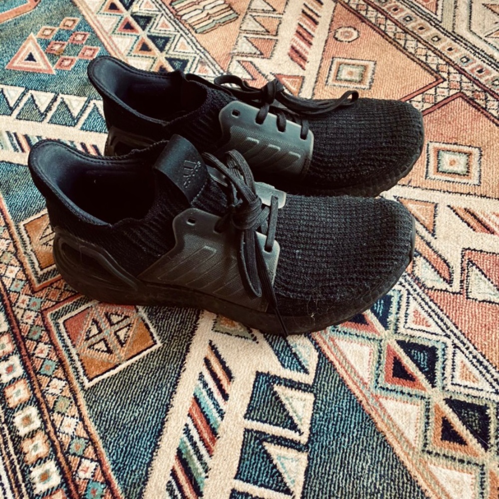 Women’s Adidas Boost size 8